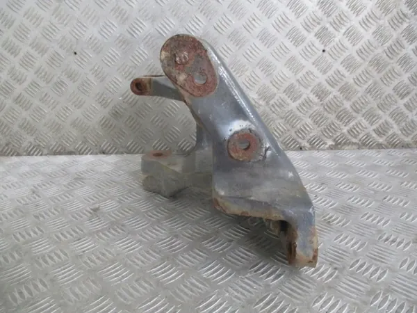Etujousituksen kiinnike OEM 20467701 Volvo FH13:lle image 5