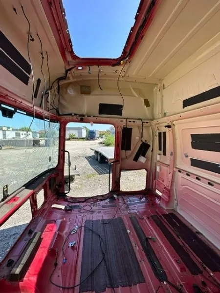 Cabina Scania NGS S OEM 2334603 - Estado Usado image 7