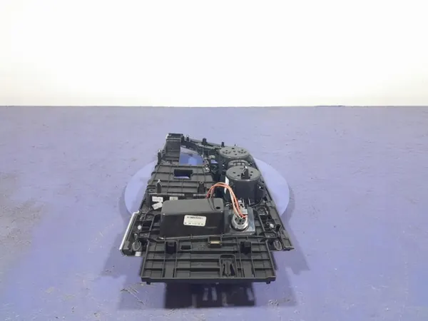 Audi Q7 II tunnel drinkhouderafdekking OEM Lochow-329329- image 9