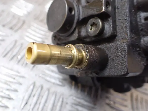 Brandstofpomp Jaguar XF X250 0445010139 image 4