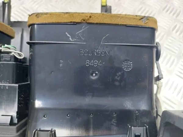 Grille de ventilation centrale Toyota Avensis T25 2.0 VVTI OEM image 3