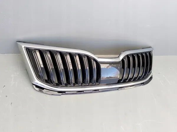 SKODA OCTAVIA III 3 LIFT 2016- Front Grill 5E0807723A image 2