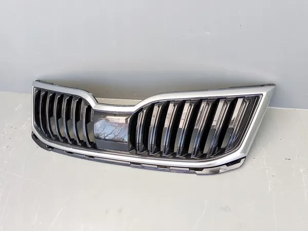 SKODA OCTAVIA III 3 LIFT 2016- Front Grill 5E0807723A image 3