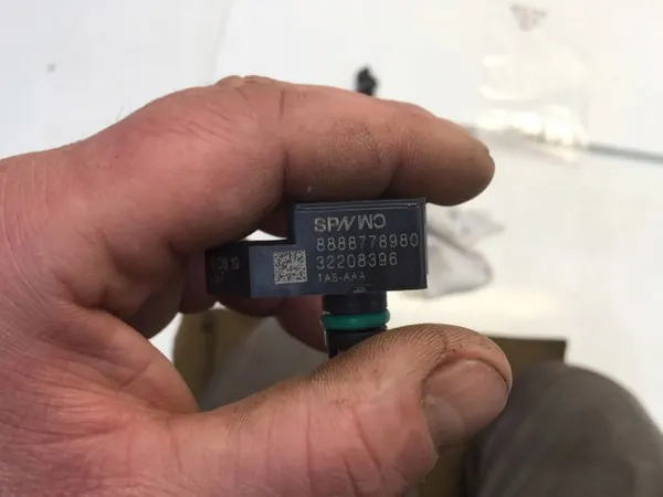 Inlaatdruksensor OEM 32208396 voor Volvo XC40 image 3