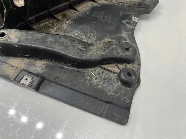 AUDI A6 C8 Front Left Wheel Arch 4K0821171M 4K0853887E image 8