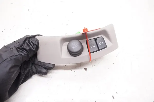 VOLVO C70 II Aansteker Socket Paneel 8686026 image 3