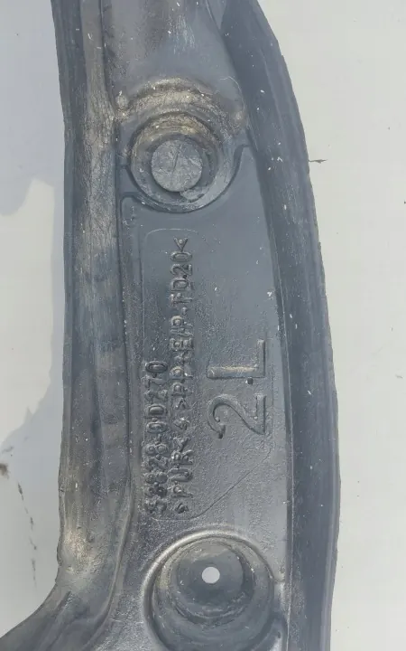 Protetor de para-lama esquerdo OEM 53828-0D270 Yaris III Lift image 3