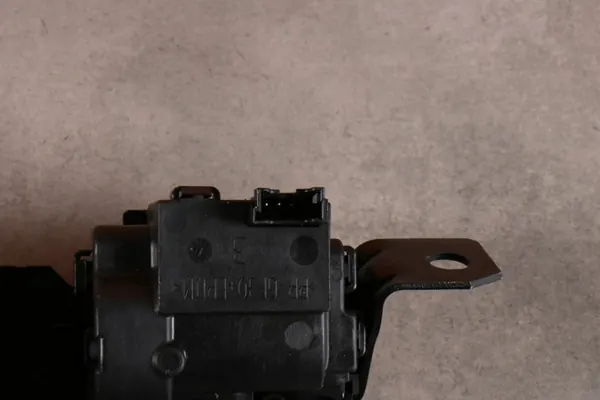 MINI F54 F55 F56 F65 F66 Baklucka Lås 7337576 image 4