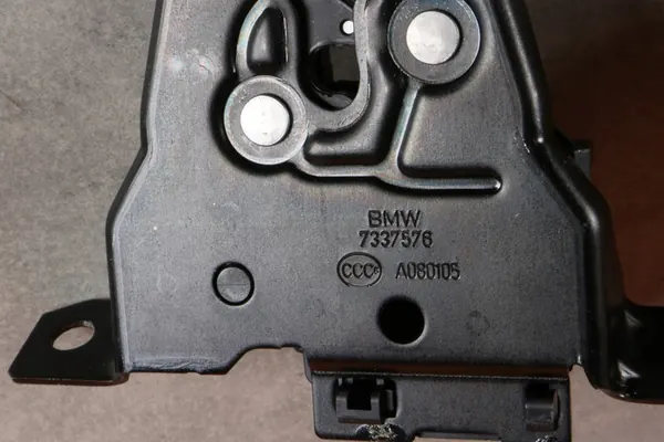 MINI F54 F55 F56 F65 F66 Baklucka Lås 7337576 image 5