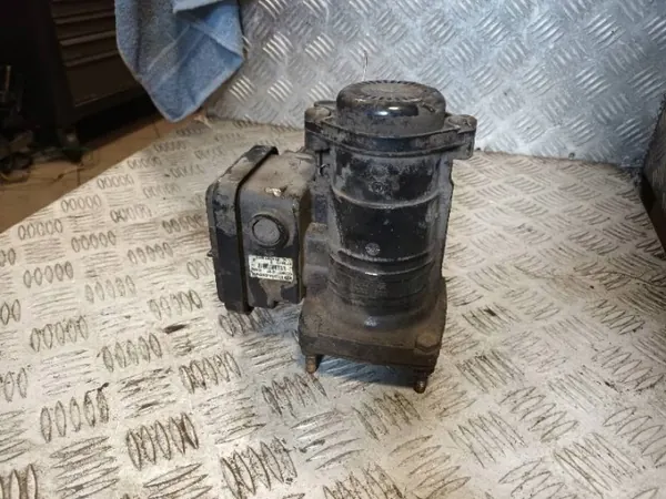Válvula Moduladora EBS MAN usada OEM 81523016212 image 2