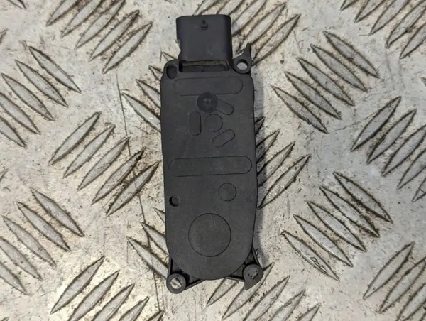 Volvo Engine Shutter OEM 31498194 for XC40 2017-2025 image 2