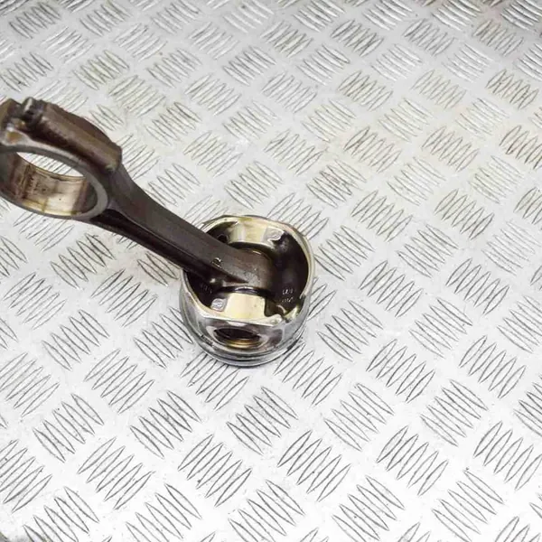 VW PASSAT B6 Kolv 2.0L 2006 OEM 038198401D image 6