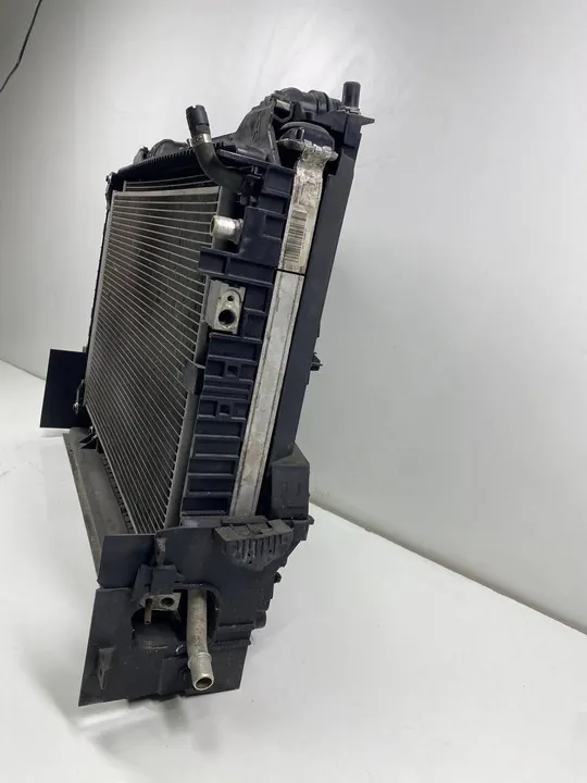 Jaguar F-Pace Radiator Set Used GX738005DC GX738C607AE image 3