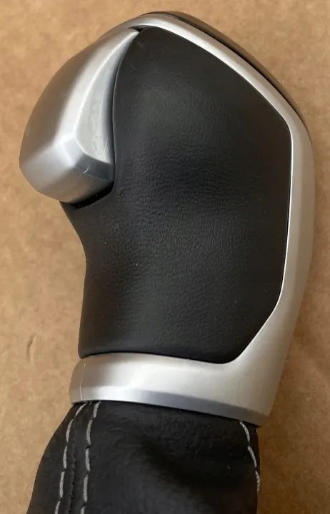 Cadre de pommeau OEM 5NN713203F VW Tiguan Allspace image 3