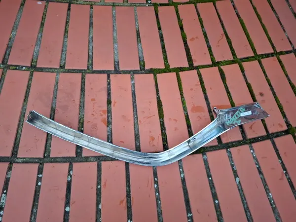 MAZDA 3 III LIFT Höger Krom Grille Trim image 3
