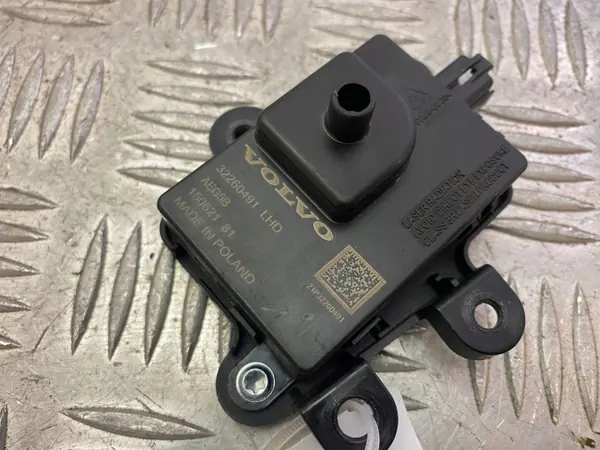 Volvo ilmanlaatusensori OEM 32260491 - Käytetty image 3