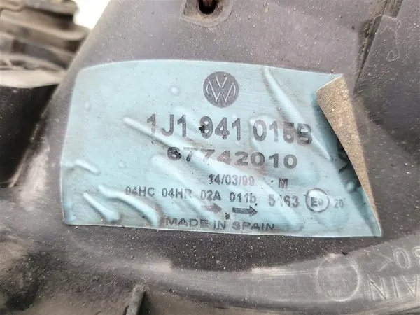 Farol esquerdo VW Golf IV 1997-2003 image 8