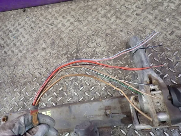 Mercedes W124 peräkärkikoukku OEM Zawada-384054- Käytetty image 7