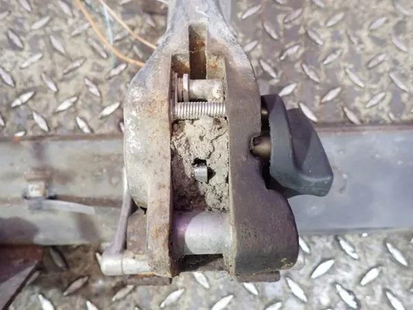Mercedes W124 peräkärkikoukku OEM Zawada-384054- Käytetty image 8