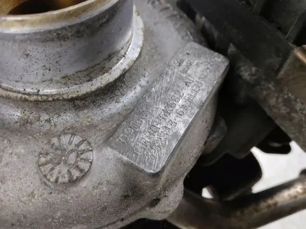Turboahdin OEM 6R8Q6K682AD Jaguar XF 2.7L Dieselille image 5