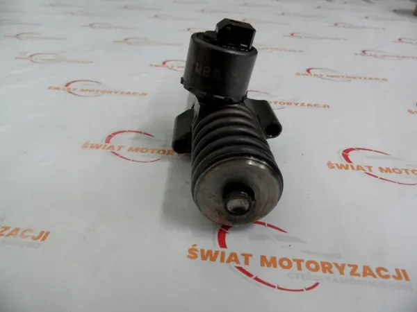 Polttoainepumppu OEM 03G130073G+ 2.0 TDI CRD 140hv image 3