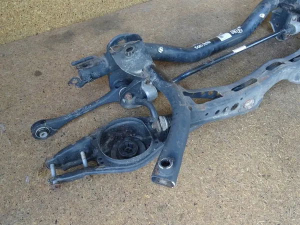 AUDI A3 8V GOLF VII LEON III Set Assi Posteriori 5Q0500041CT image 2