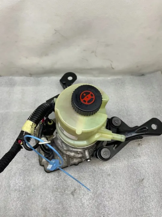 Pompe de direction assistée Renault OE OEM 491108485R image 3