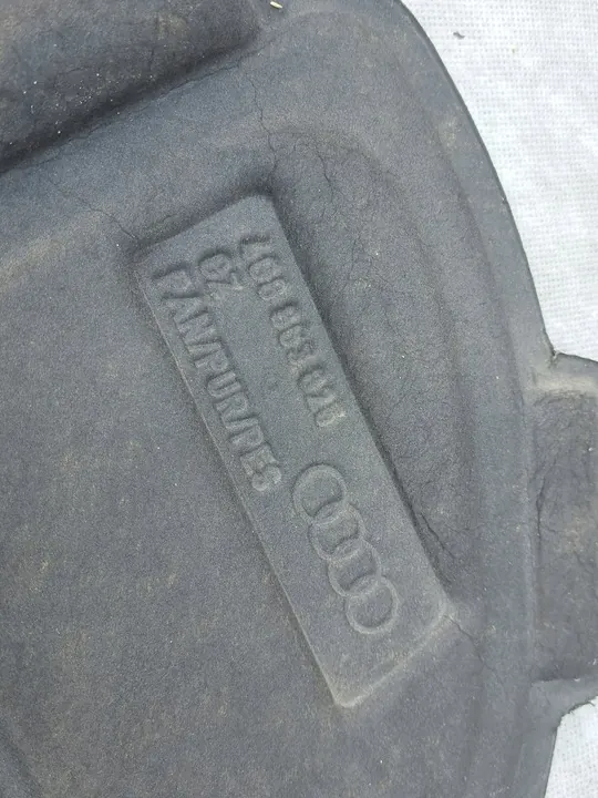 Audi A6 C7 Motorhuv Insulation 4G0863825 image 4