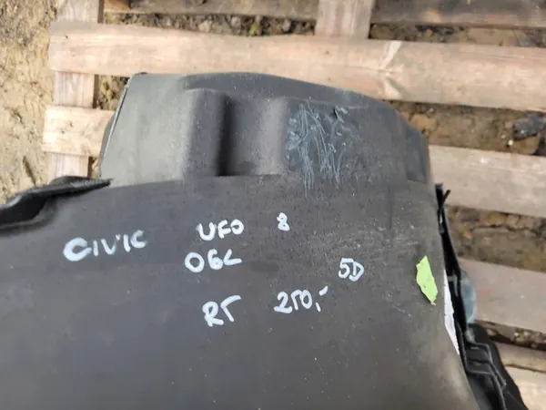 Honda Civic VIII 5D Right Trunk Trim image 4