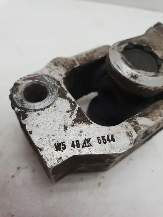 Volvo XC90 2003 Universal Joint Drive Shaft / Cross image 4