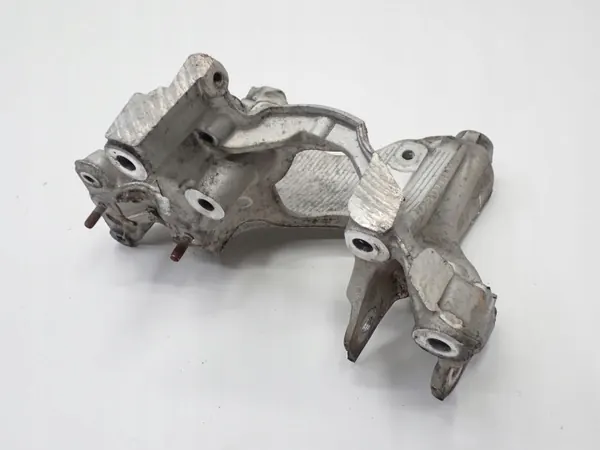 Rechter aanhangwagenbeugel bevestiging OEM 8W0399296E Audi image 3