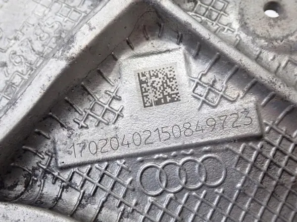 Rechter aanhangwagenbeugel bevestiging OEM 8W0399296E Audi image 6