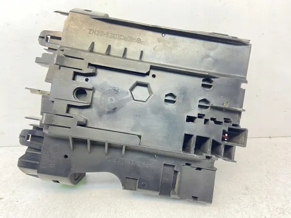 Pince module batterie d'occasion OEM A2045403850 image 8