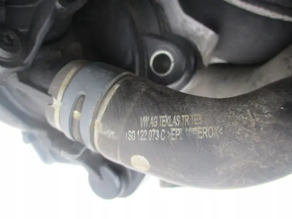 OEM 04C121121C Bomba de agua alojamiento termostato VW Up! image 10