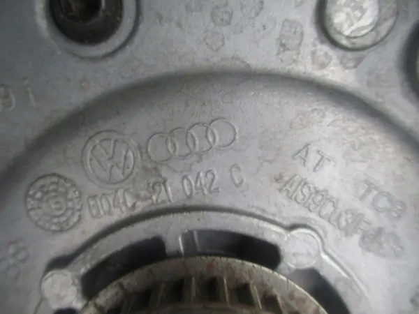 OEM 04C121121C Bomba de agua alojamiento termostato VW Up! image 7