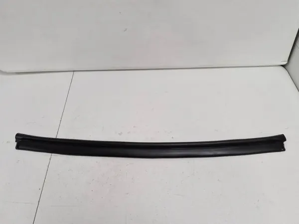 Junta do capô BMW 7 F01 OEM 7199435 - Usado image 2