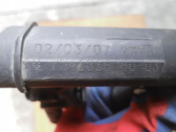 Rail de injeção Peugeot 207 Citroen C4 1.6 VTI V7528176 image 3