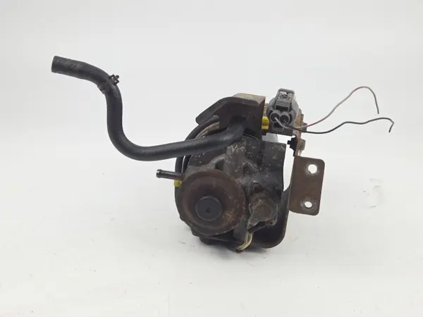 Base de Boîtier Filtre à Carburant OEM Mazda 5 2.0 CD image 3