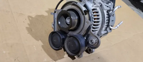 ALTERNATORI MERCEDES E-LUOKKA W213 2.0 CGI HYBRIDI A2649001600 image 2