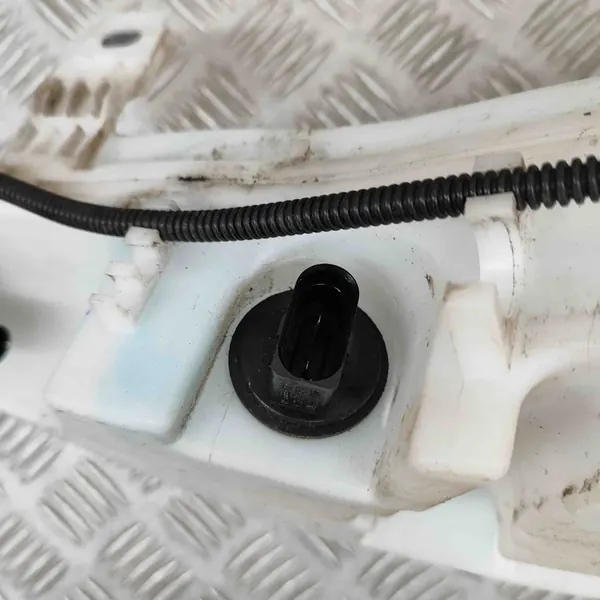 Pesunesteen säiliö Audi A7 Sportback 4G8955453D image 7