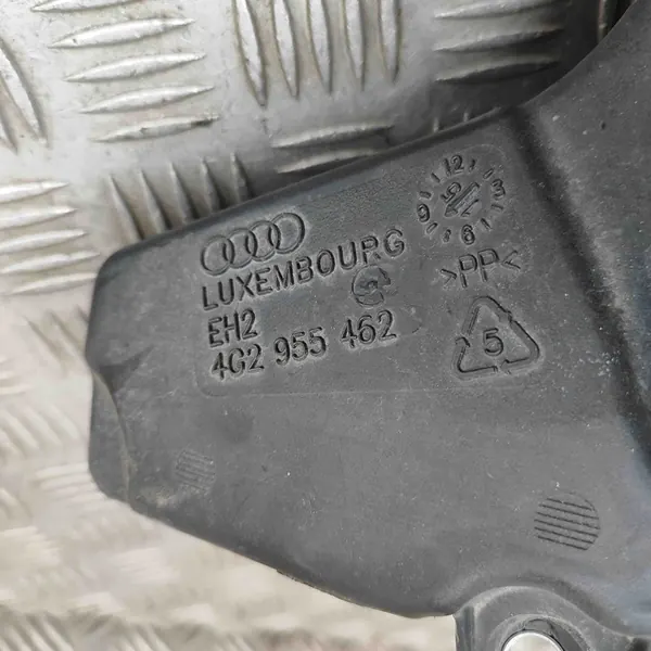 Pesunesteen säiliö Audi A7 Sportback 4G8955453D image 9