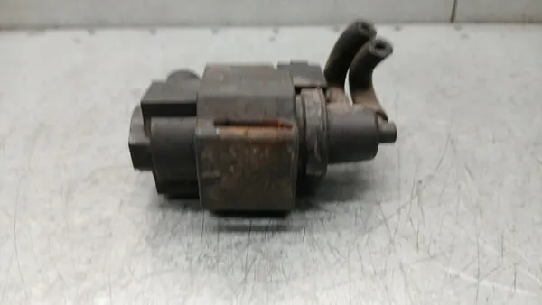 Válvula de Vácuo OE 059906628A Audi A8 D3 02-09 image 2