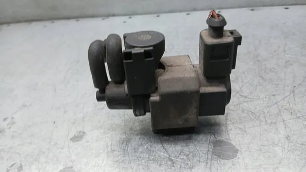 Válvula de Vácuo OE 059906628A Audi A8 D3 02-09 image 4