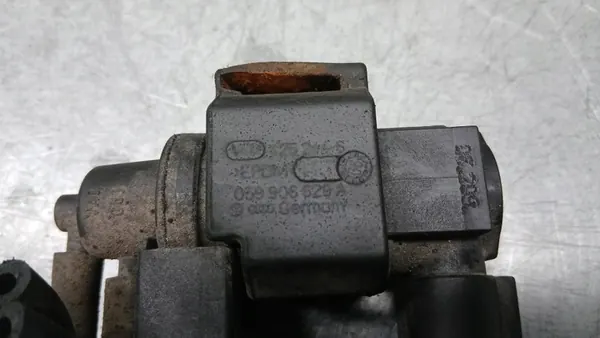 Válvula de Vácuo OE 059906628A Audi A8 D3 02-09 image 7