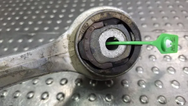 Braccio di Controllo Anteriore Sinistro Audi 8E0407693 image 8