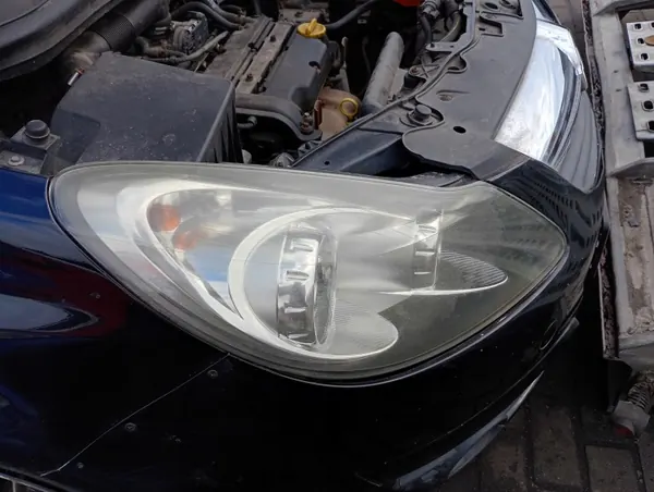 Opel Corsa D höger strålkastare OEM MM-0403-10 image 3