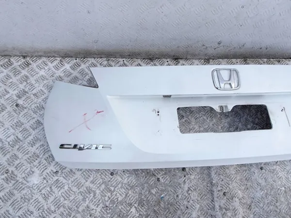 Moldura de maletero Honda OE 74890-tv0-zz00 Usado image 4
