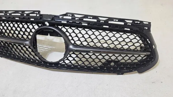 Rejilla Mercedes Clase A W177 OEM A177888830 image 3