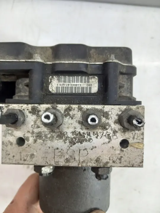 Pompe ABS Audi A4 B8 2.0 150CV 07-15 image 2