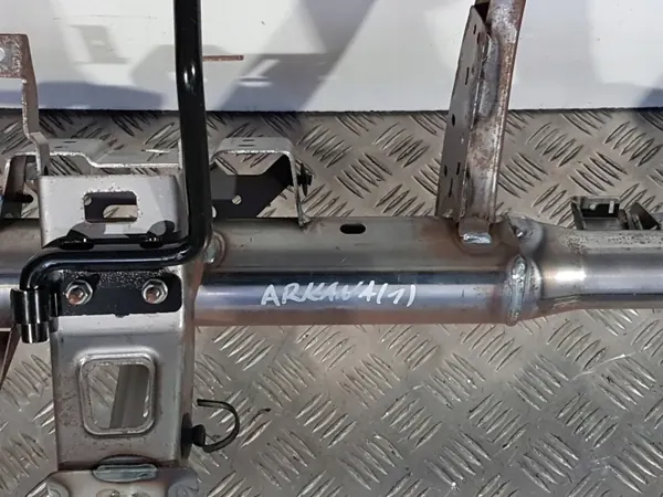 Refuerzo de tablero Renault Arkana OEM 678704868R image 7